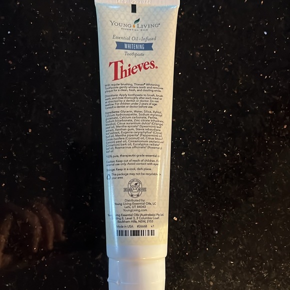Young Living Thieves Whitening toothpaste - Picture 2 of 3